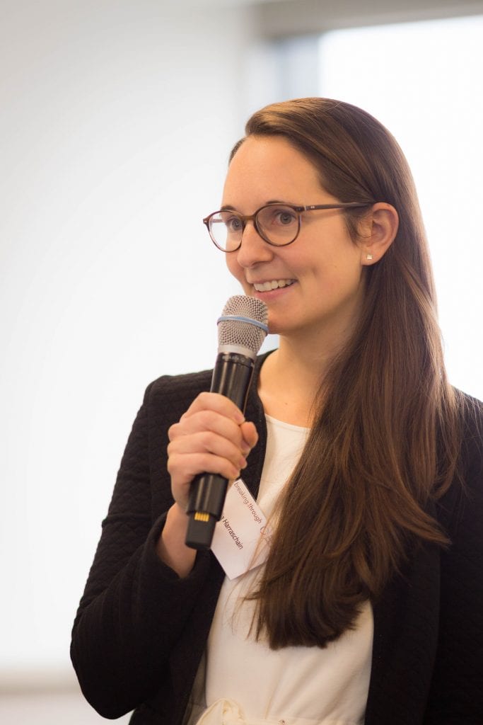 Dr. Nadja Harraschain_Gründerin breaking.through